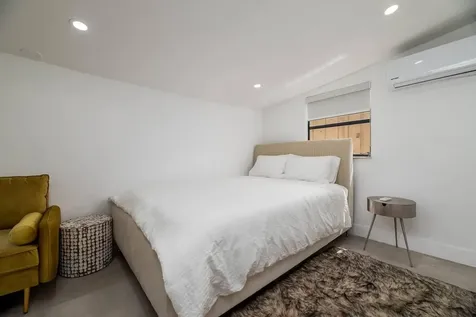2541 NE 181st Street North Miami Beach FL 33160