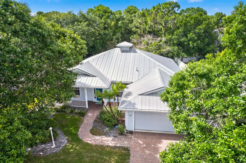 631 NE Muskrat Run Port St Lucie FL 34983