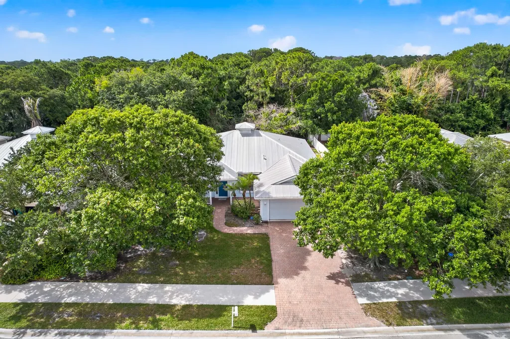 631 NE Muskrat Run Port St Lucie FL 34983