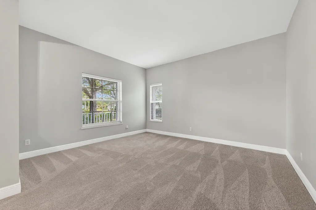 631 NE Muskrat Run Port St Lucie FL 34983