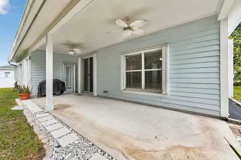 631 NE Muskrat Run Port St Lucie FL 34983