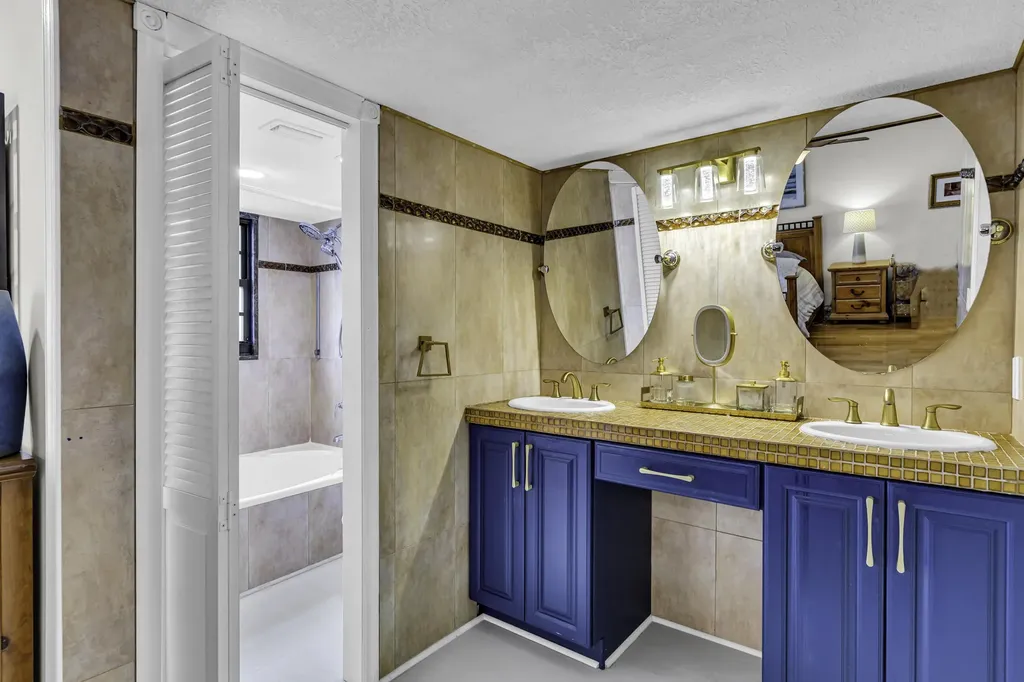 2057 Maplewood Drive Coral Springs FL 33071