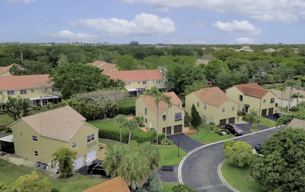 2057 Maplewood Drive Coral Springs FL 33071