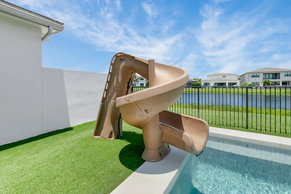 17112 Aquavera Way Boca Raton FL 33496