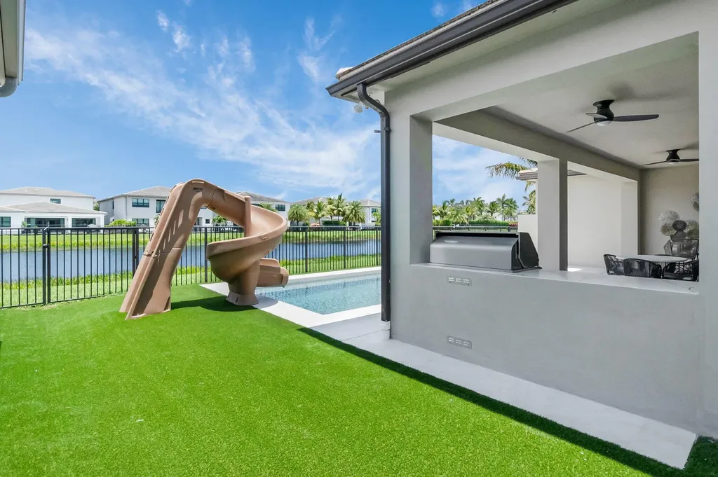 17112 Aquavera Way Boca Raton FL 33496