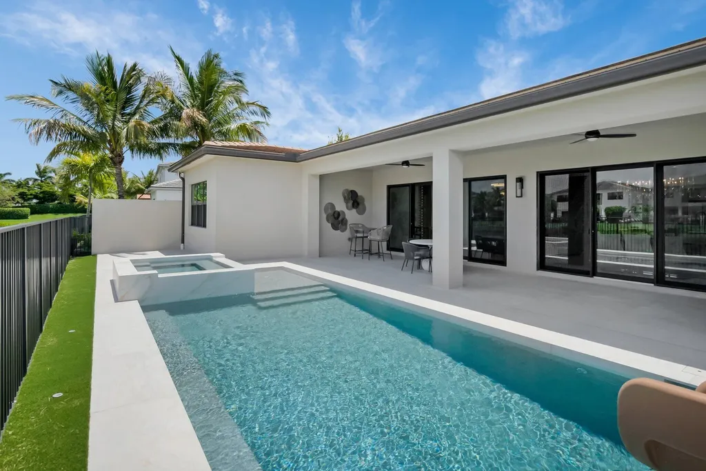 17112 Aquavera Way Boca Raton FL 33496