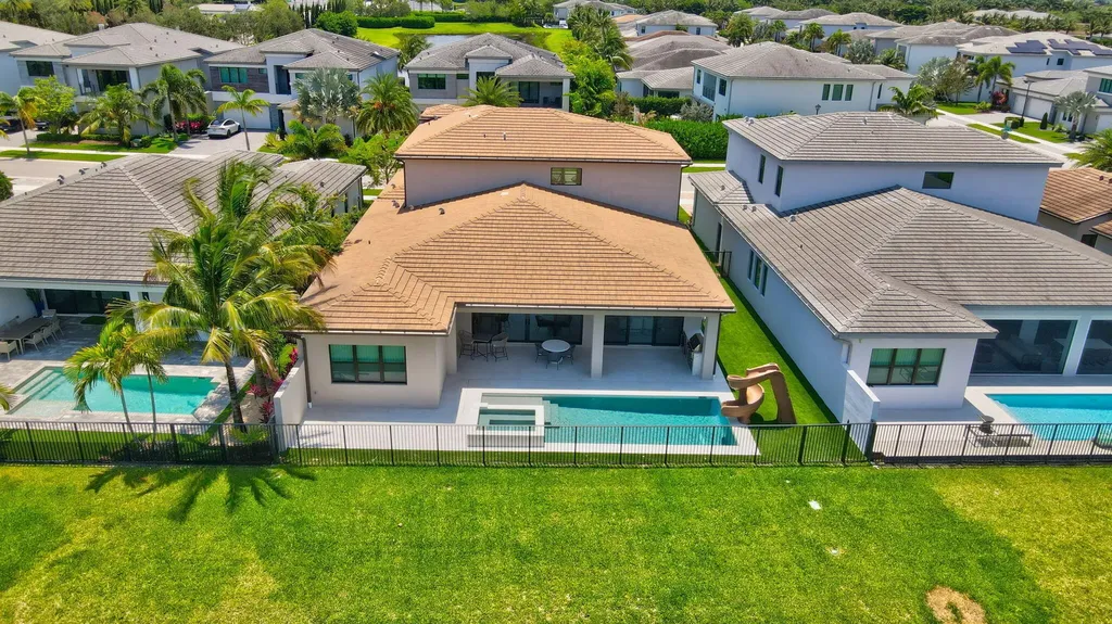 17112 Aquavera Way Boca Raton FL 33496