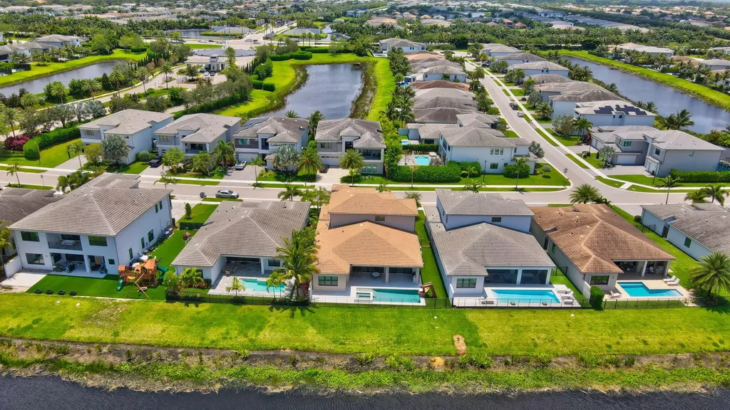 17112 Aquavera Way Boca Raton FL 33496
