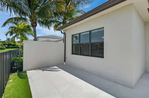 17112 Aquavera Way Boca Raton FL 33496