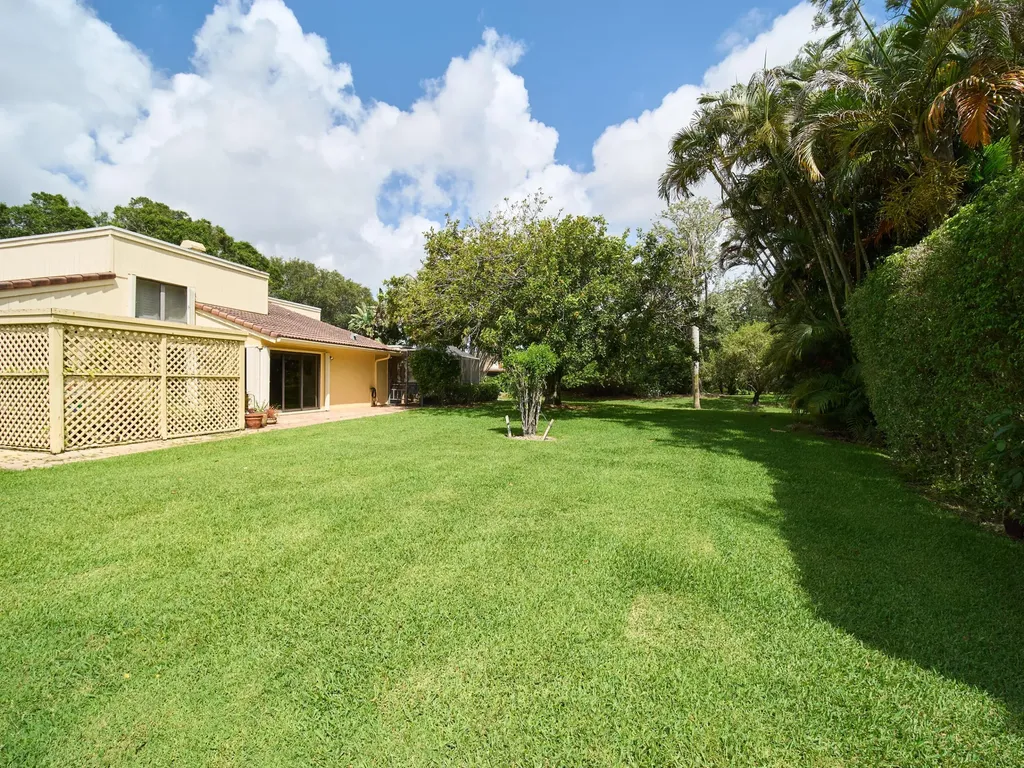 13588 Crosspointe Drive Palm Beach Gardens FL 33418