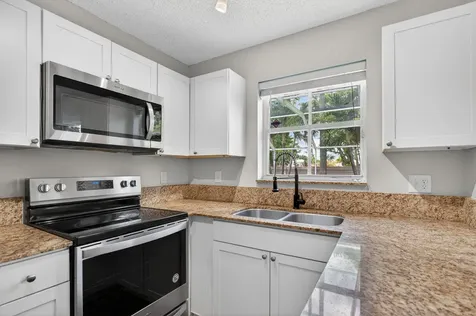 3083 W Buena Vista Drive Margate FL 33063