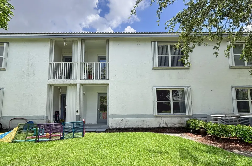 9013 NW 38th Drive Coral Springs FL 33065