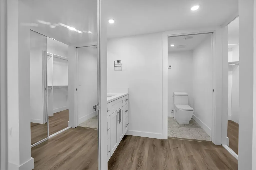 6037 Balboa Circle Boca Raton FL 33433