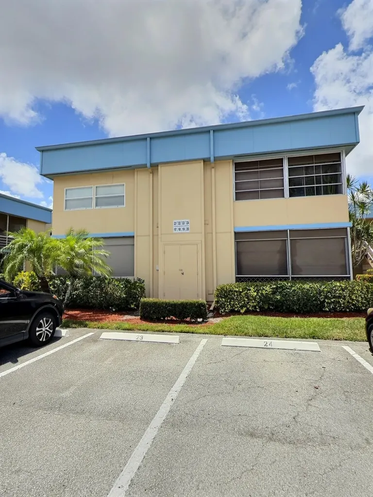 199 E Burgundy E Delray Beach FL 33484