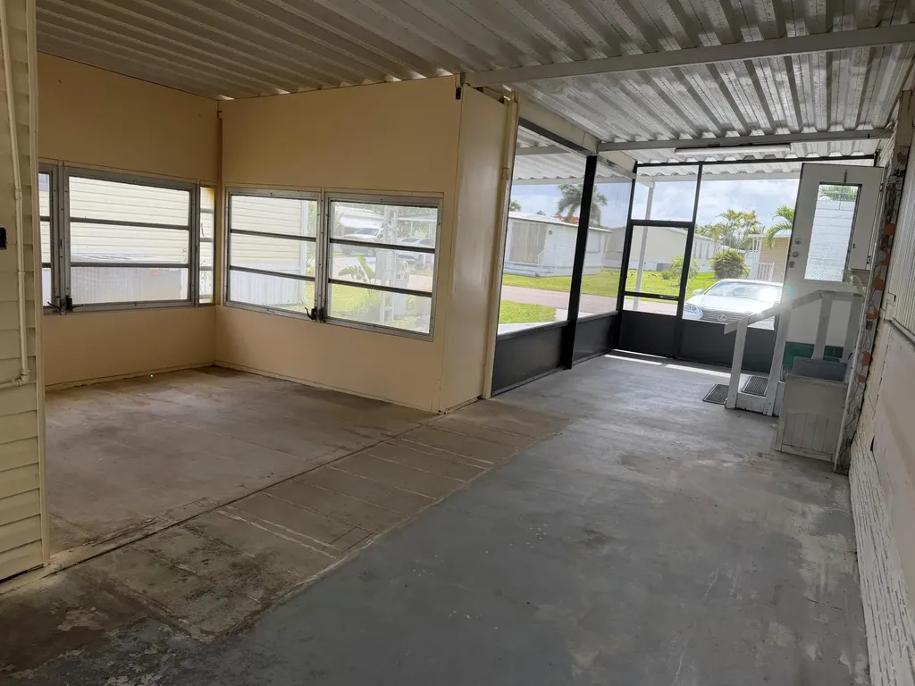 2041 SW 84th Avenue Davie FL 33324