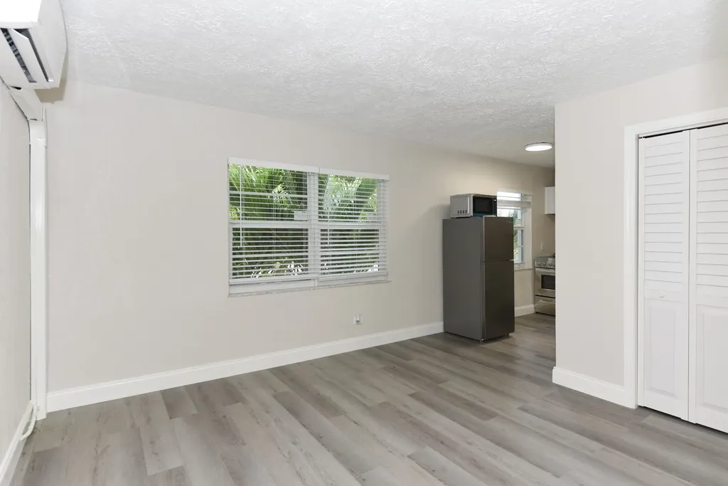 605 N Federal Highway Lake Worth Beach FL 33460