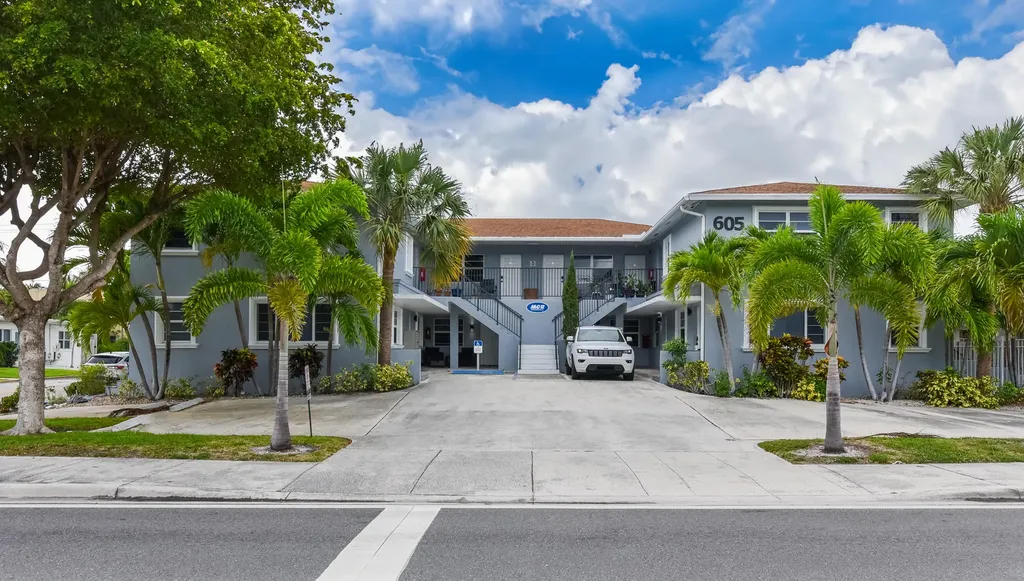 605 N Federal Highway Lake Worth Beach FL 33460