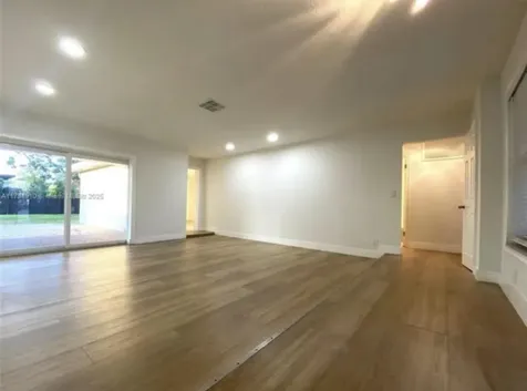 4401 Madison Street Hollywood FL 33021
