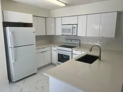 2212 White Pine Circle Greenacres FL 33415