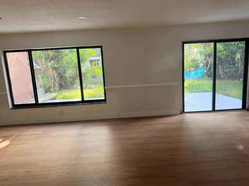 4340 NW 80th Avenue Coral Springs FL 33065