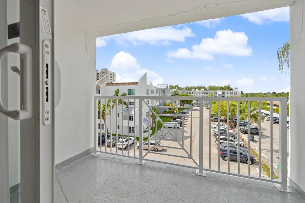 2840 NE 14th Street Pompano Beach FL 33062