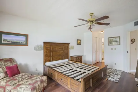 3951 Via Poinciana Greenacres FL 33467