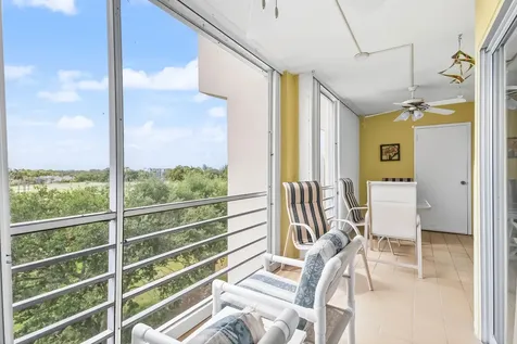 3951 Via Poinciana Greenacres FL 33467
