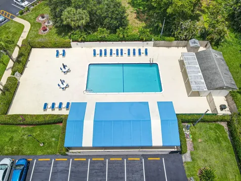3951 Via Poinciana Greenacres FL 33467