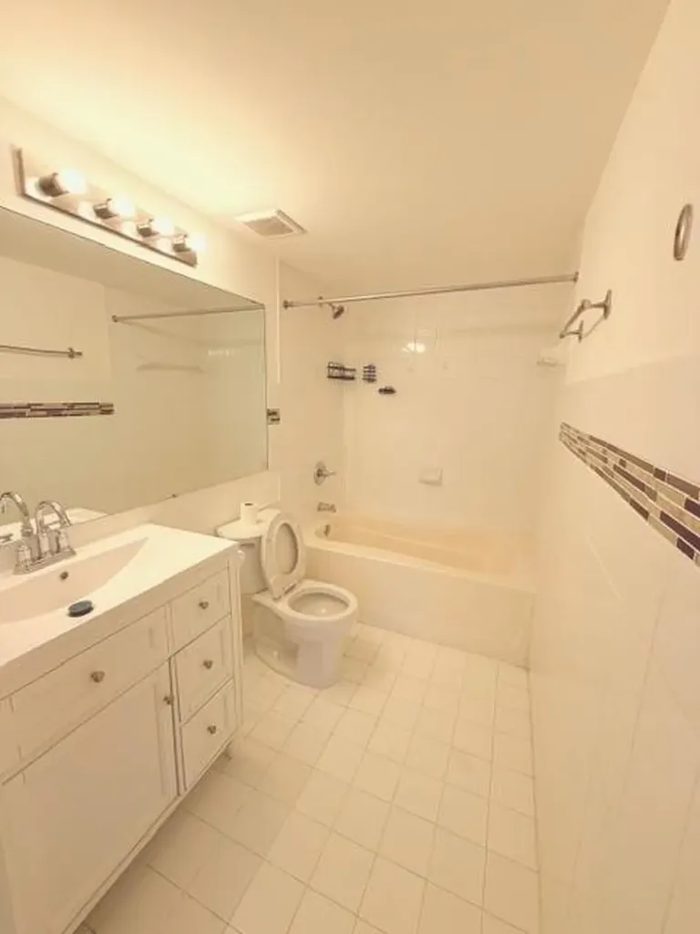 2011 Renaissance Boulevard Miramar FL 33025