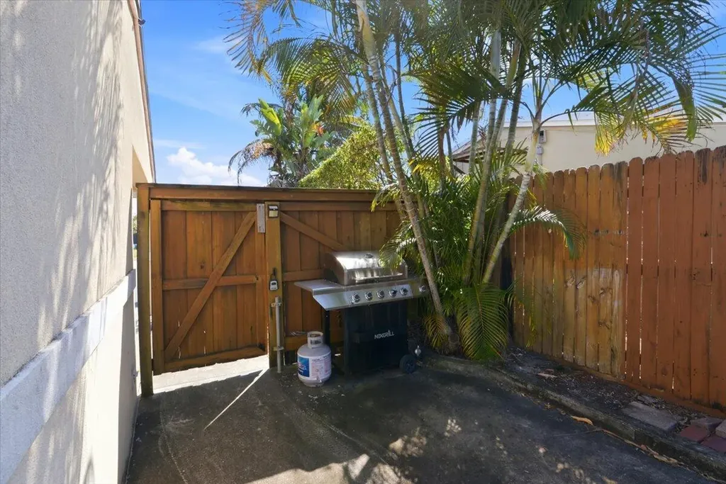 541 NE 58th Court Fort Lauderdale FL 33334