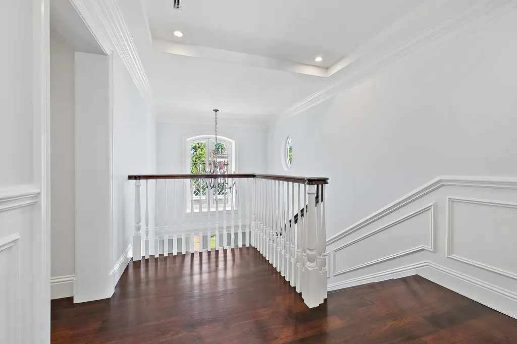 210 Emerald Lane Palm Beach FL 33480