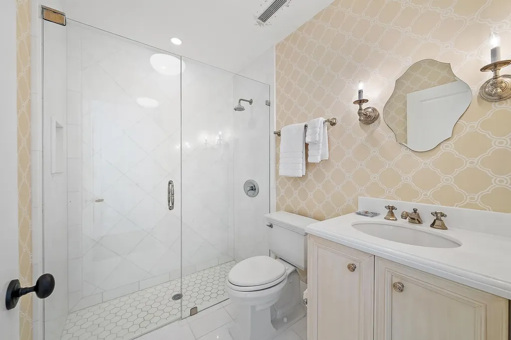 210 Emerald Lane Palm Beach FL 33480