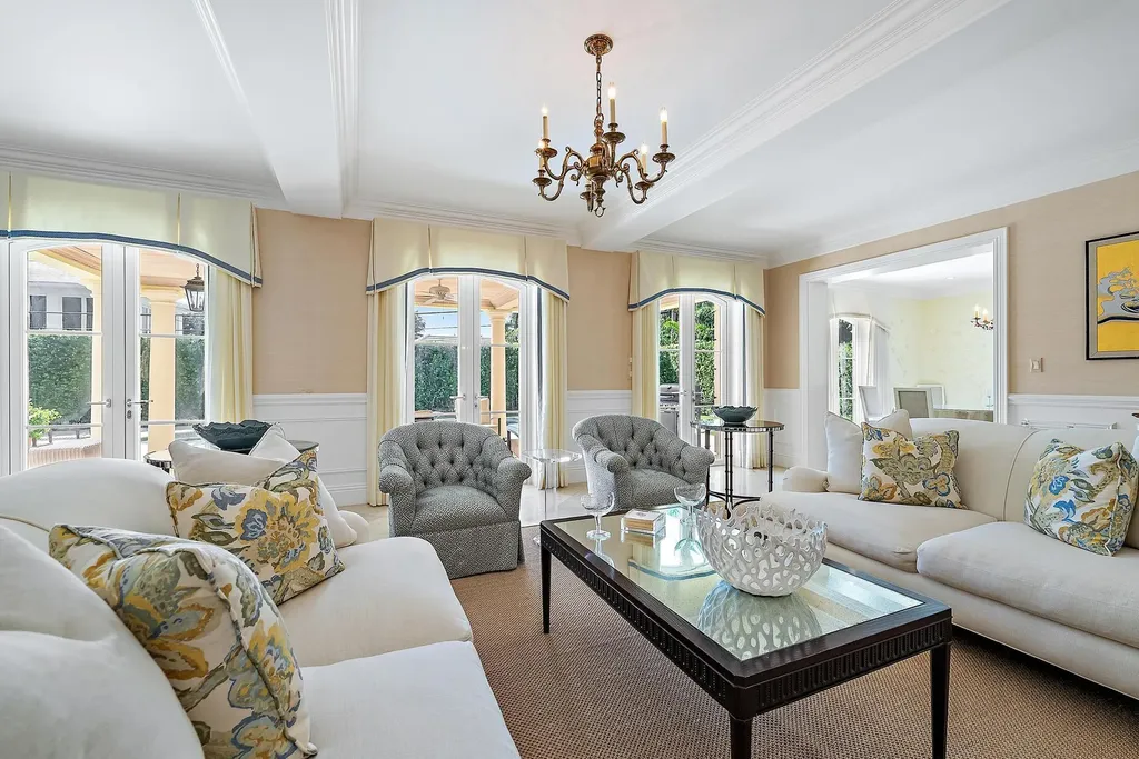 210 Emerald Lane Palm Beach FL 33480