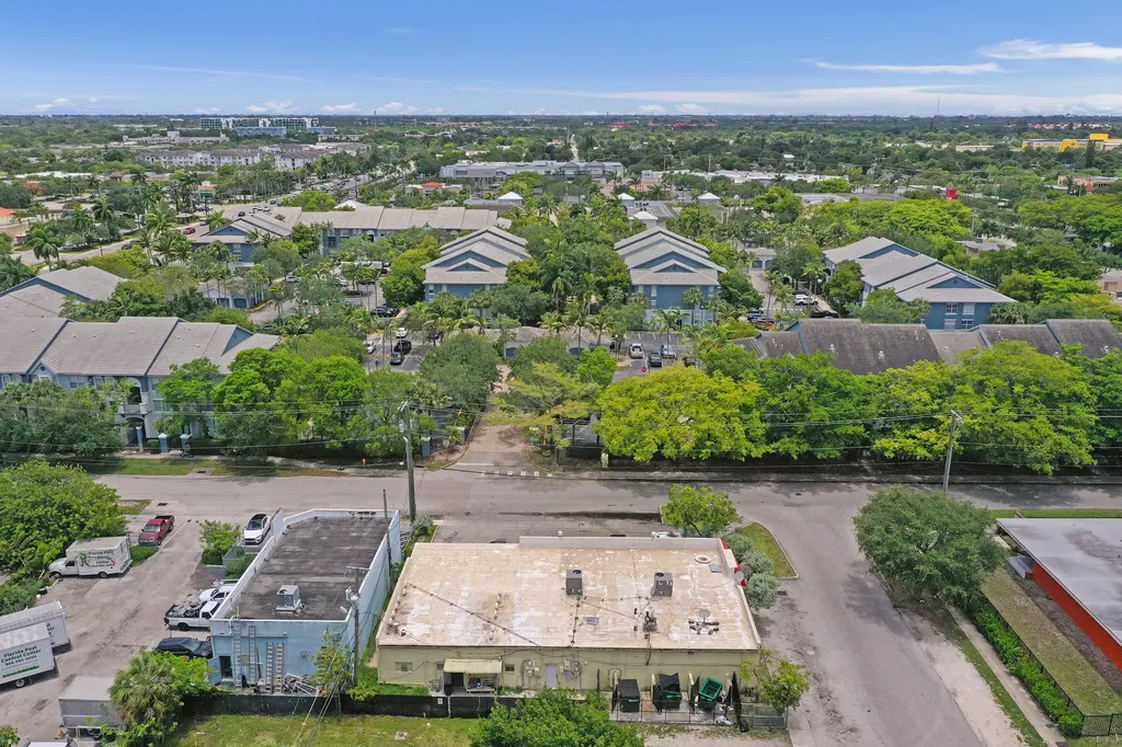 3870 SW 2nd Court Plantation FL