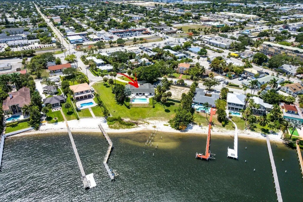 210 S Lake Drive Lantana FL 33462