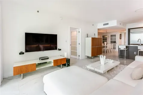 55 SE 6th Street Miami FL 33131