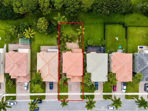 9147 Dupont Place Wellington FL 33414