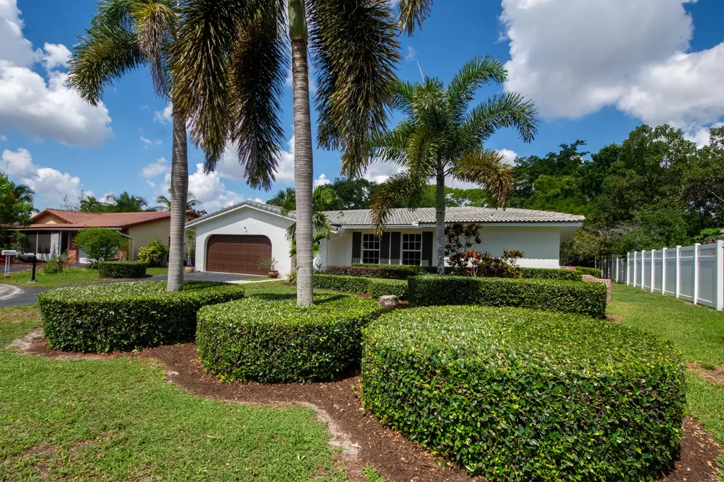 3844 NW 82nd Way Coral Springs FL 33065