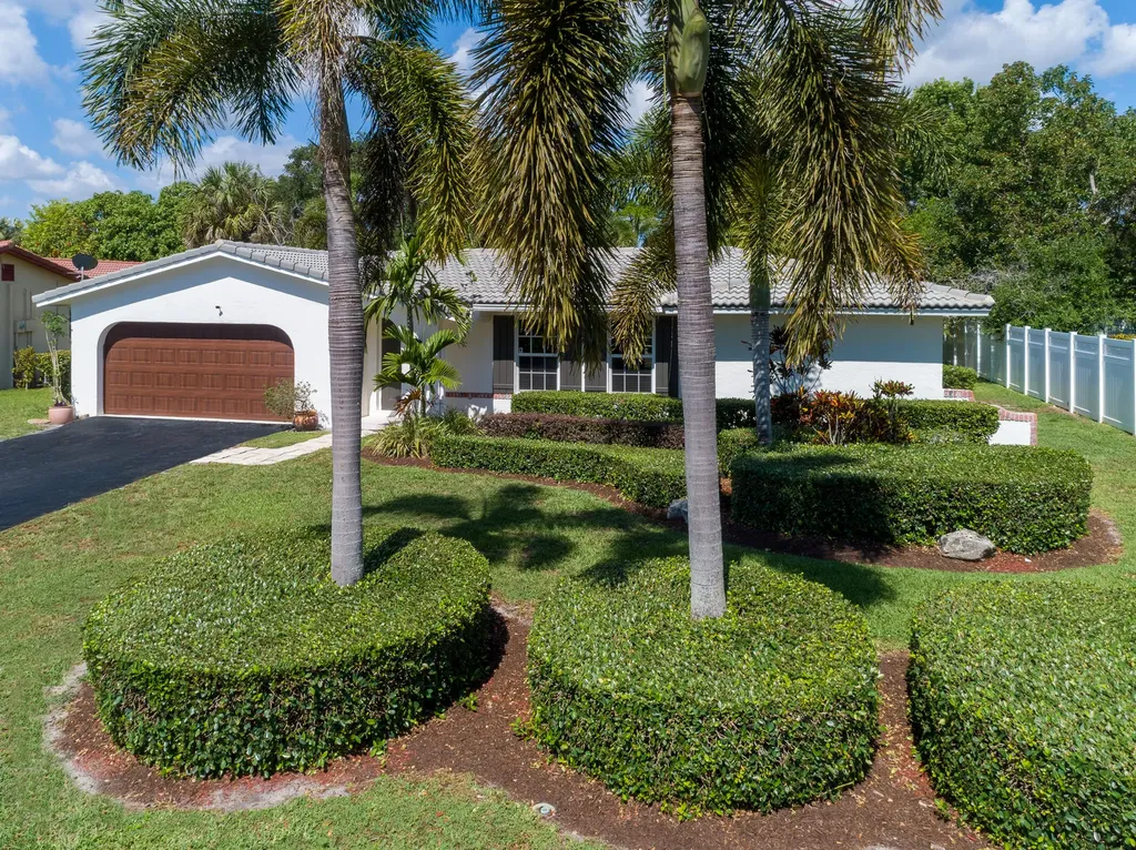 3844 NW 82nd Way Coral Springs FL 33065