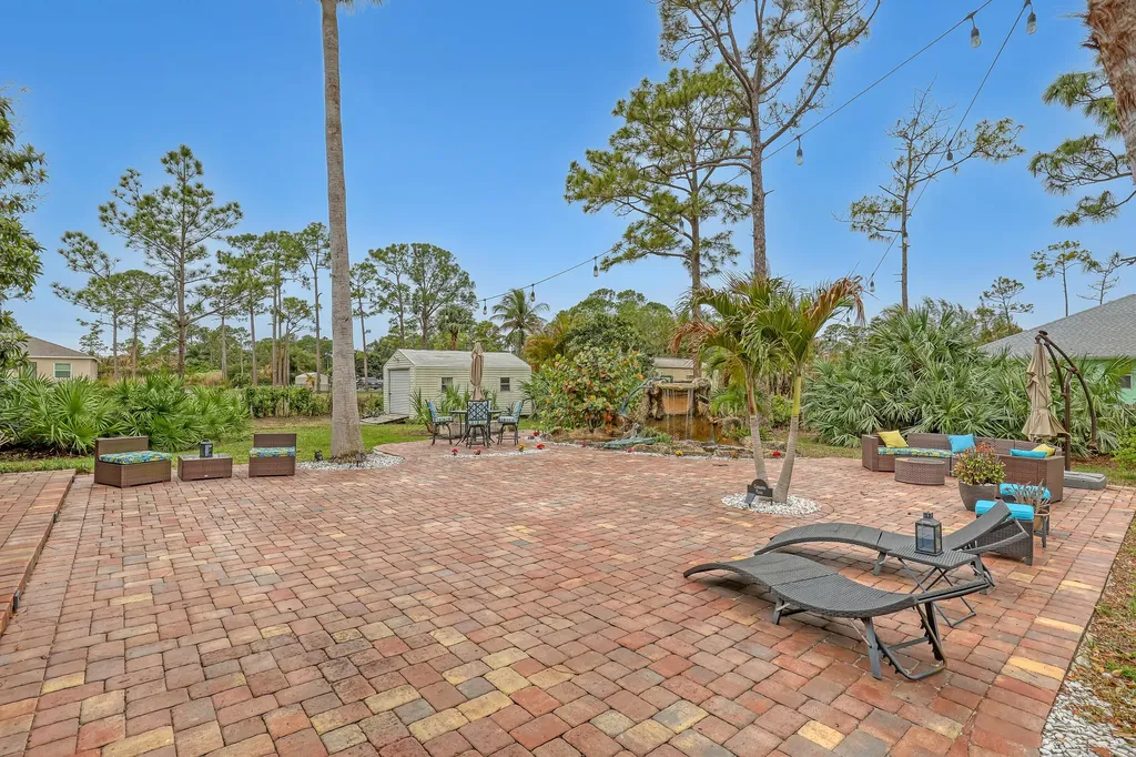 14042 88th Place N The Acreage FL 33470