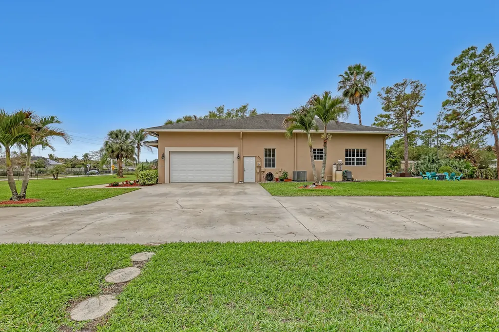 14042 88th Place N The Acreage FL 33470