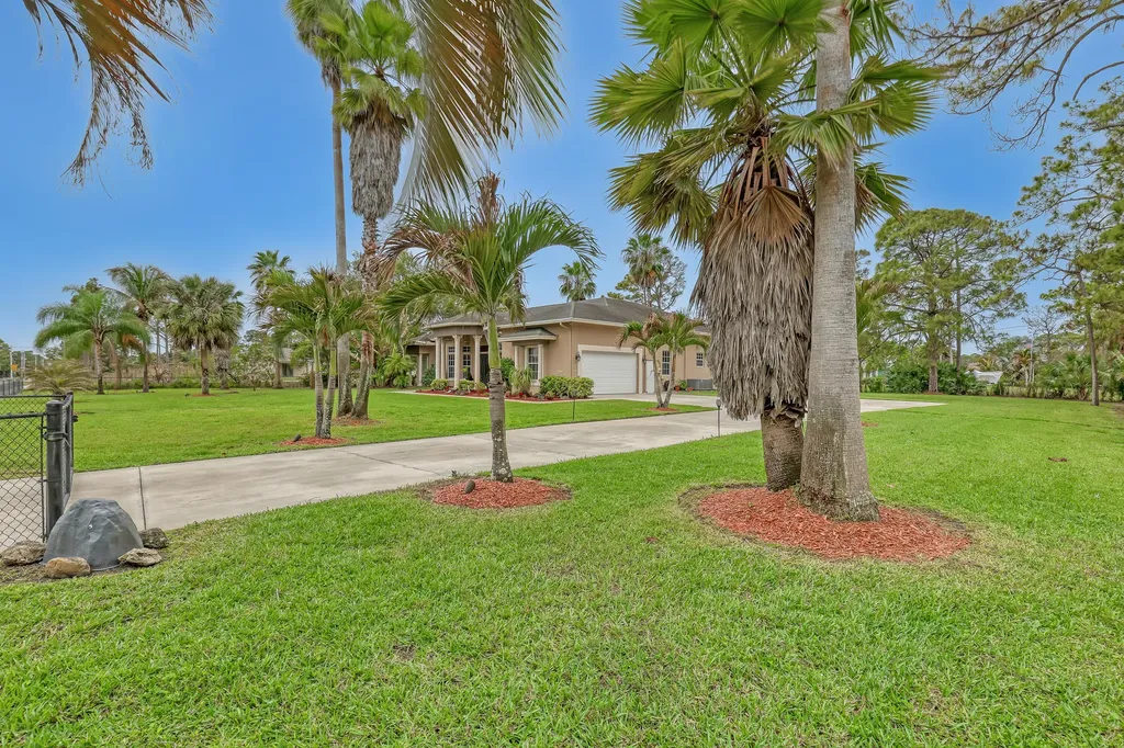 14042 88th Place N The Acreage FL 33470