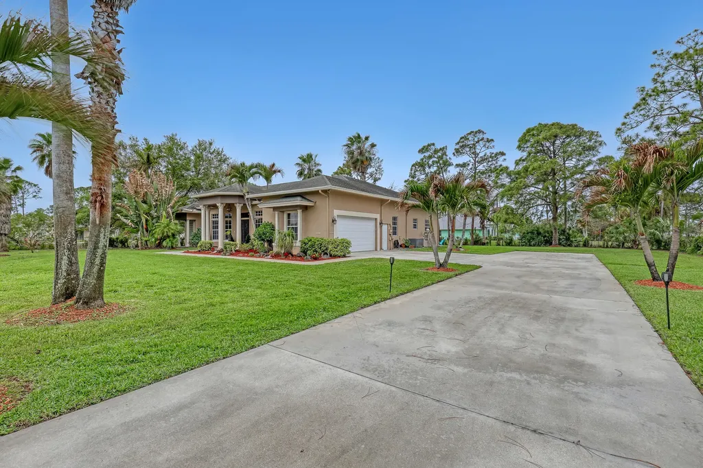14042 88th Place N The Acreage FL 33470
