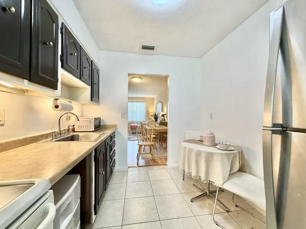 19 Abbey Lane Delray Beach FL 33446