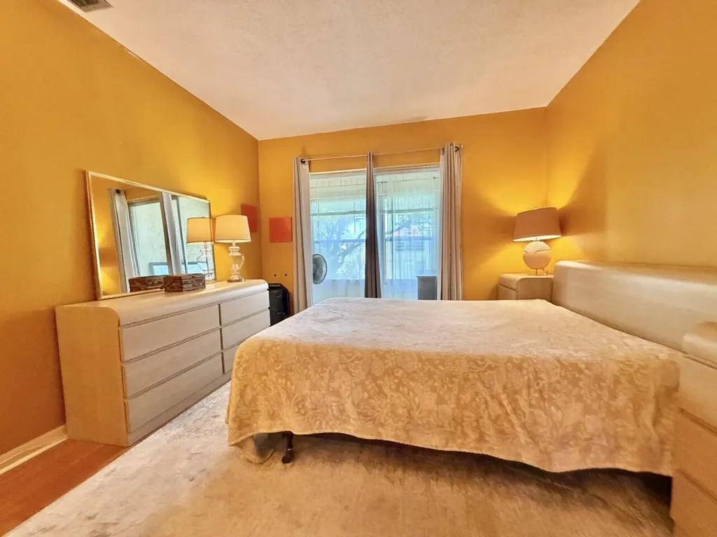 19 Abbey Lane Delray Beach FL 33446