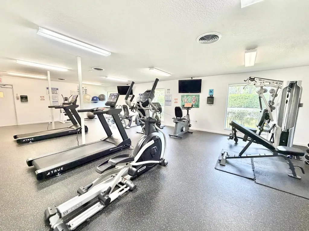19 Abbey Lane Delray Beach FL 33446