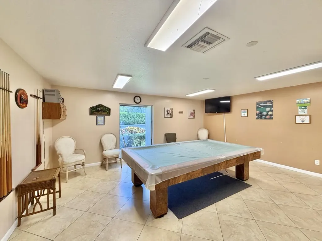19 Abbey Lane Delray Beach FL 33446