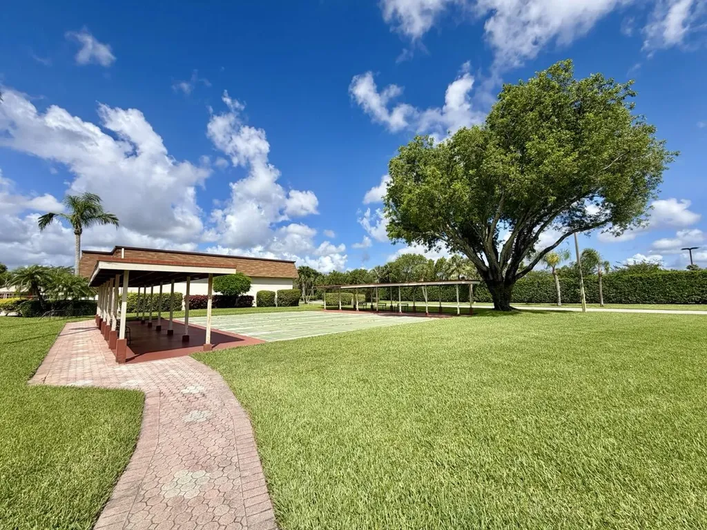 19 Abbey Lane Delray Beach FL 33446