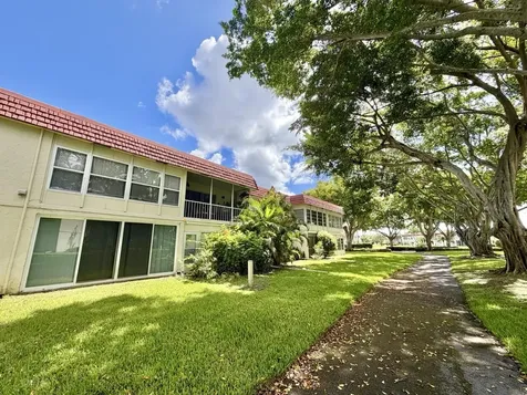 19 Abbey Lane Delray Beach FL 33446