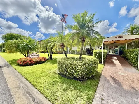 19 Abbey Lane Delray Beach FL 33446